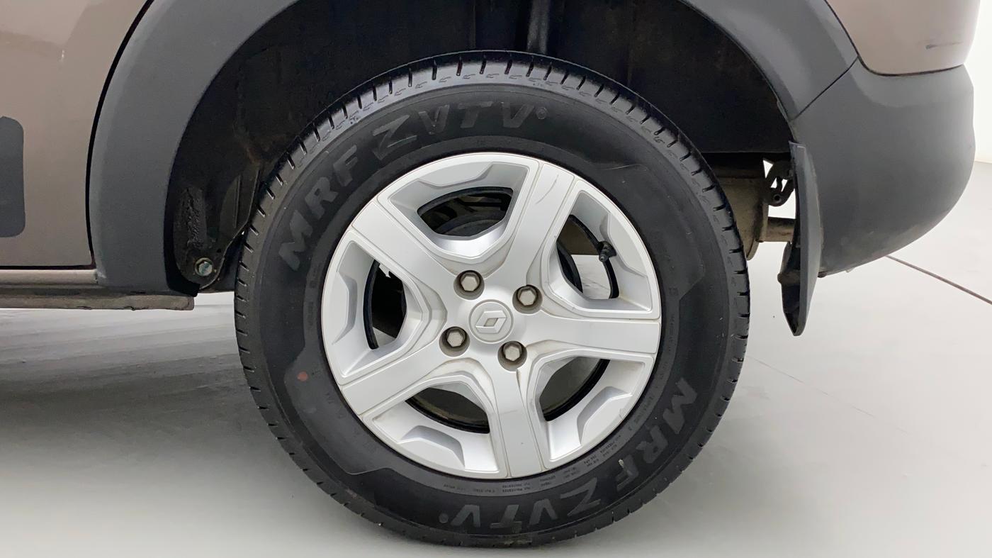 2022 Renault TRIBER RXT LIMITED EDITION AMT, Petrol, Automatic, 29,762 km, Left Rear Wheel