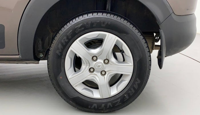 2022 Renault TRIBER RXT LIMITED EDITION AMT, Petrol, Automatic, 29,762 km, Left Rear Wheel