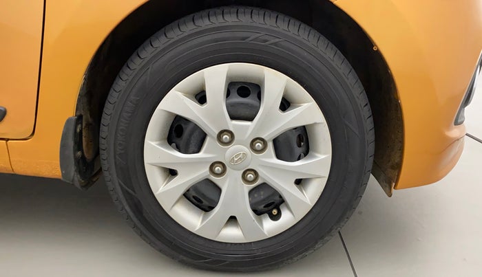 2016 Hyundai Grand i10 SPORTZ 1.2 KAPPA VTVT, Petrol, Manual, 67,094 km, Right Front Wheel