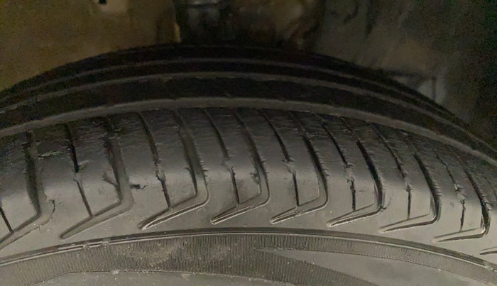 2021 Maruti New Wagon-R LXI CNG 1.0, CNG, Manual, 27,150 km, Right Front Tyre Tread