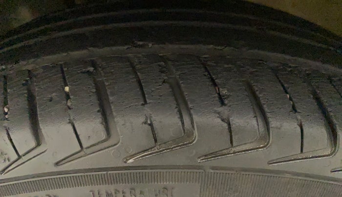 2021 Maruti New Wagon-R LXI CNG 1.0, CNG, Manual, 27,150 km, Left Front Tyre Tread