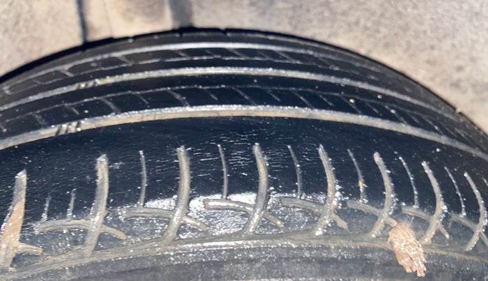 2016 Maruti Baleno DELTA PETROL 1.2, Petrol, Manual, 58,393 km, Right Rear Tyre Tread