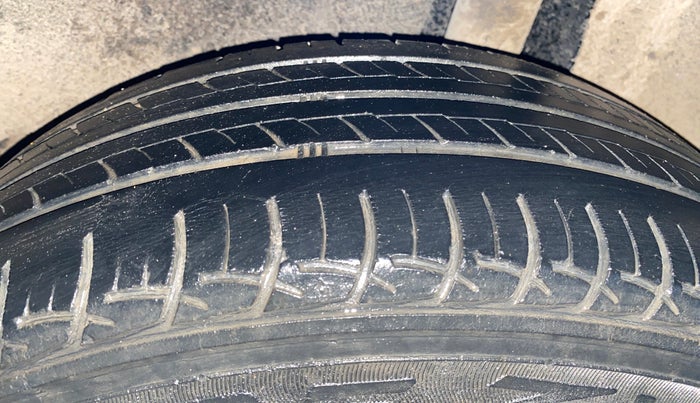 2016 Maruti Baleno DELTA PETROL 1.2, Petrol, Manual, 58,393 km, Left Rear Tyre Tread