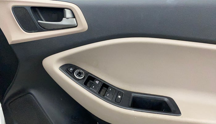 2017 Hyundai Elite i20 SPORTZ 1.2, Petrol, Manual, 90,588 km, Driver Side Door Panels Control