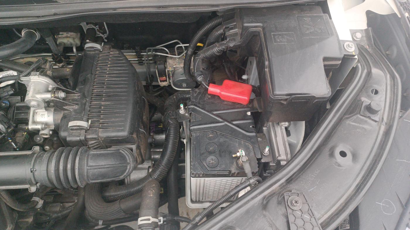 2025 Nissan MAGNITE Acenta B4D 1.0 Petrol AMT, Petrol, Automatic, 2,497 km, Engine View - Left