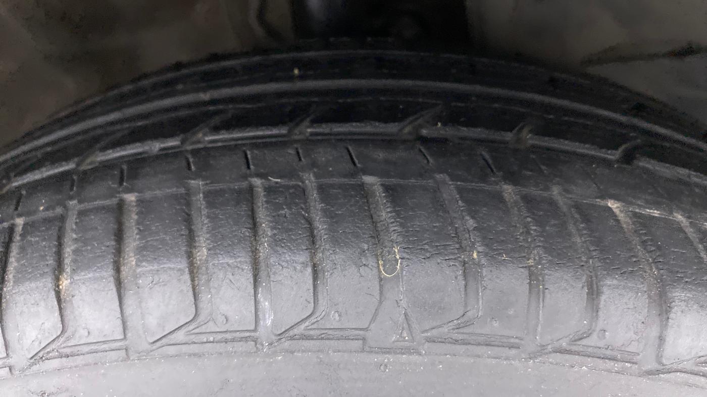 2014 Honda City SV CVT PETROL, Petrol, Automatic, 70,000 km, Right Front Tyre Tread