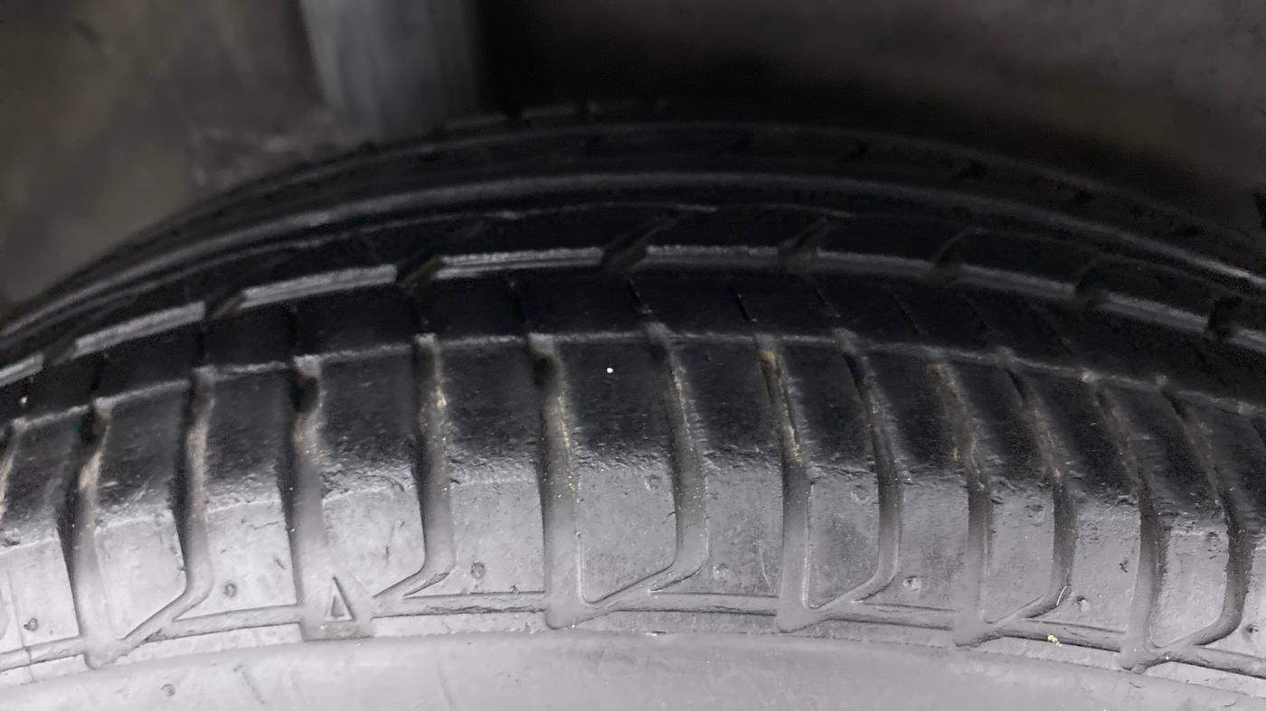 2014 Honda City SV CVT PETROL, Petrol, Automatic, 70,000 km, Right Rear Tyre Tread