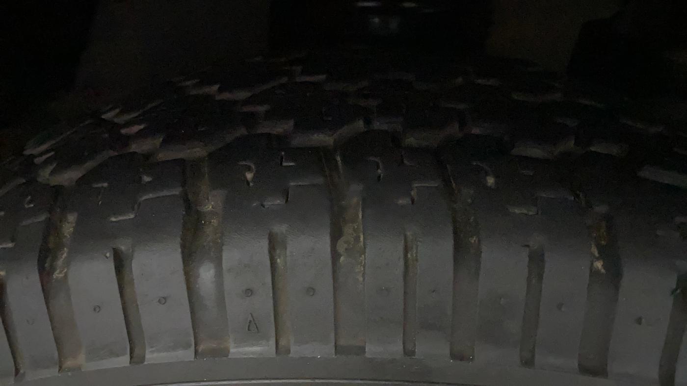 2016 Mahindra TUV300 T8 AMT, Diesel, Automatic, 55,961 km, Right Front Tyre Tread