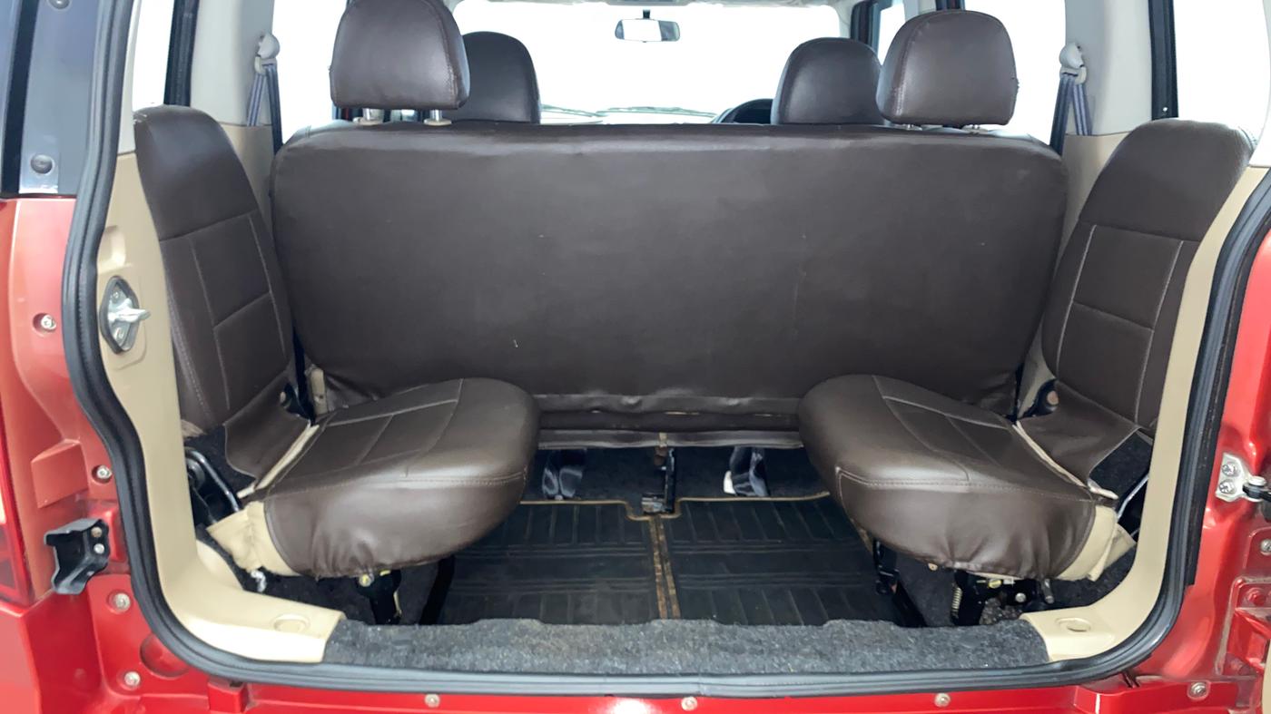 2016 Mahindra TUV300 T8 AMT, Diesel, Automatic, 55,961 km, Boot Inside