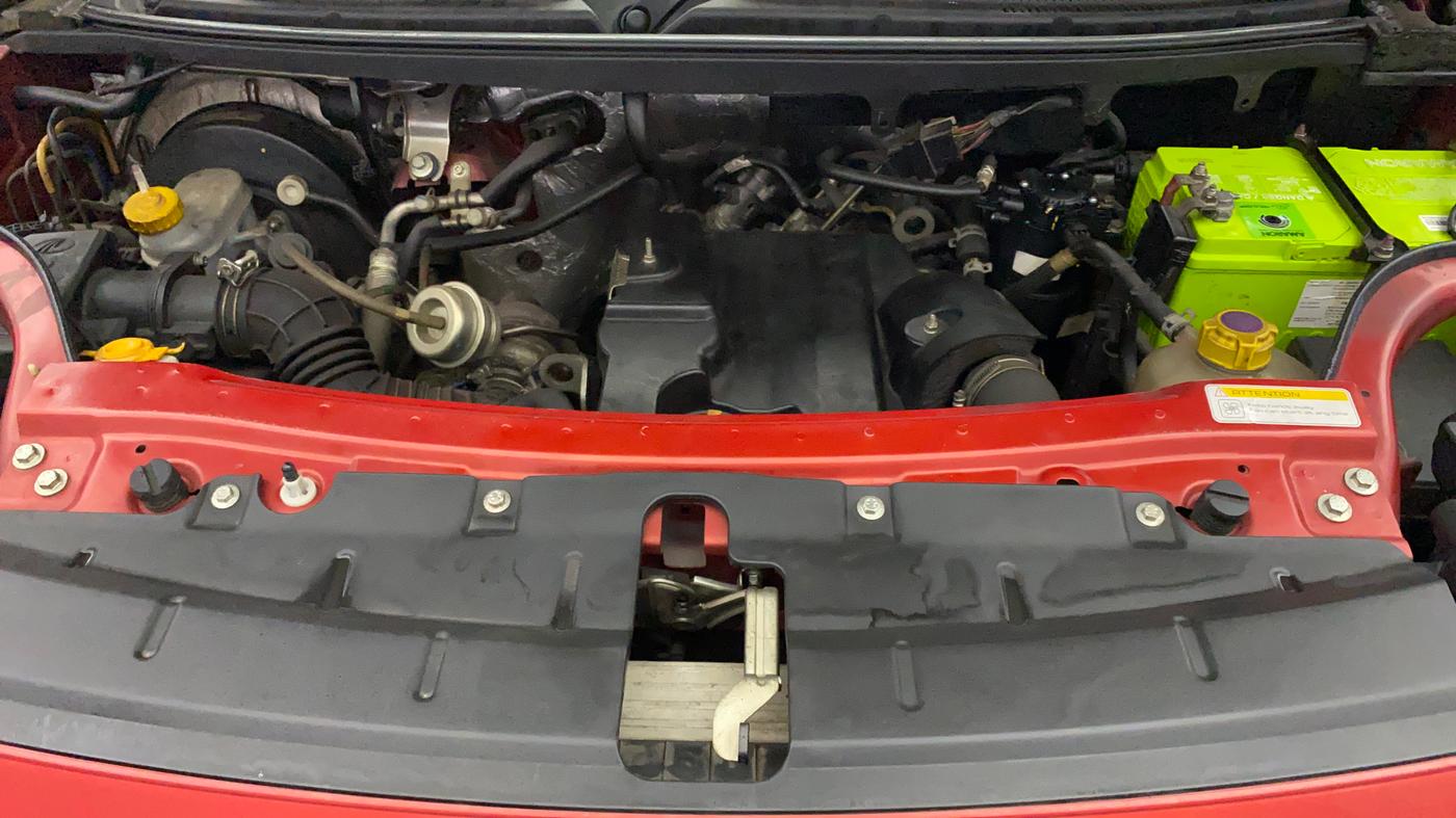2016 Mahindra TUV300 T8 AMT, Diesel, Automatic, 55,961 km, Engine View