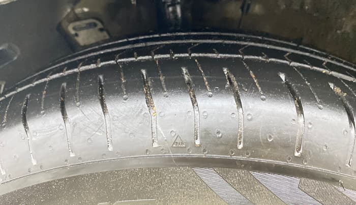 2023 KIA CARENS LUXURY PLUS 1.5 DIESEL AT 7 STR, Diesel, Automatic, 69,779 km, Left Front Tyre Tread
