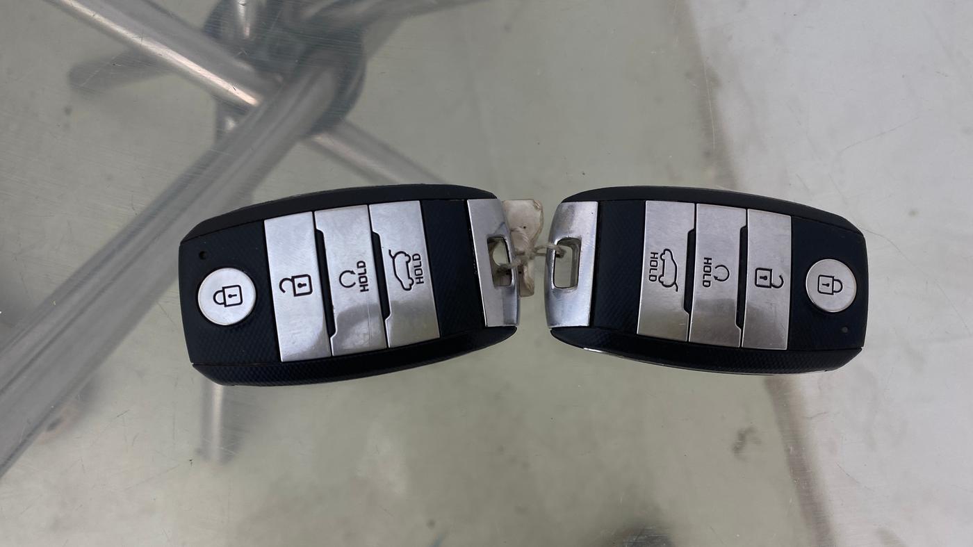 2023 KIA CARENS LUXURY PLUS 1.5 DIESEL AT 7 STR, Diesel, Automatic, 69,779 km, Key Close Up