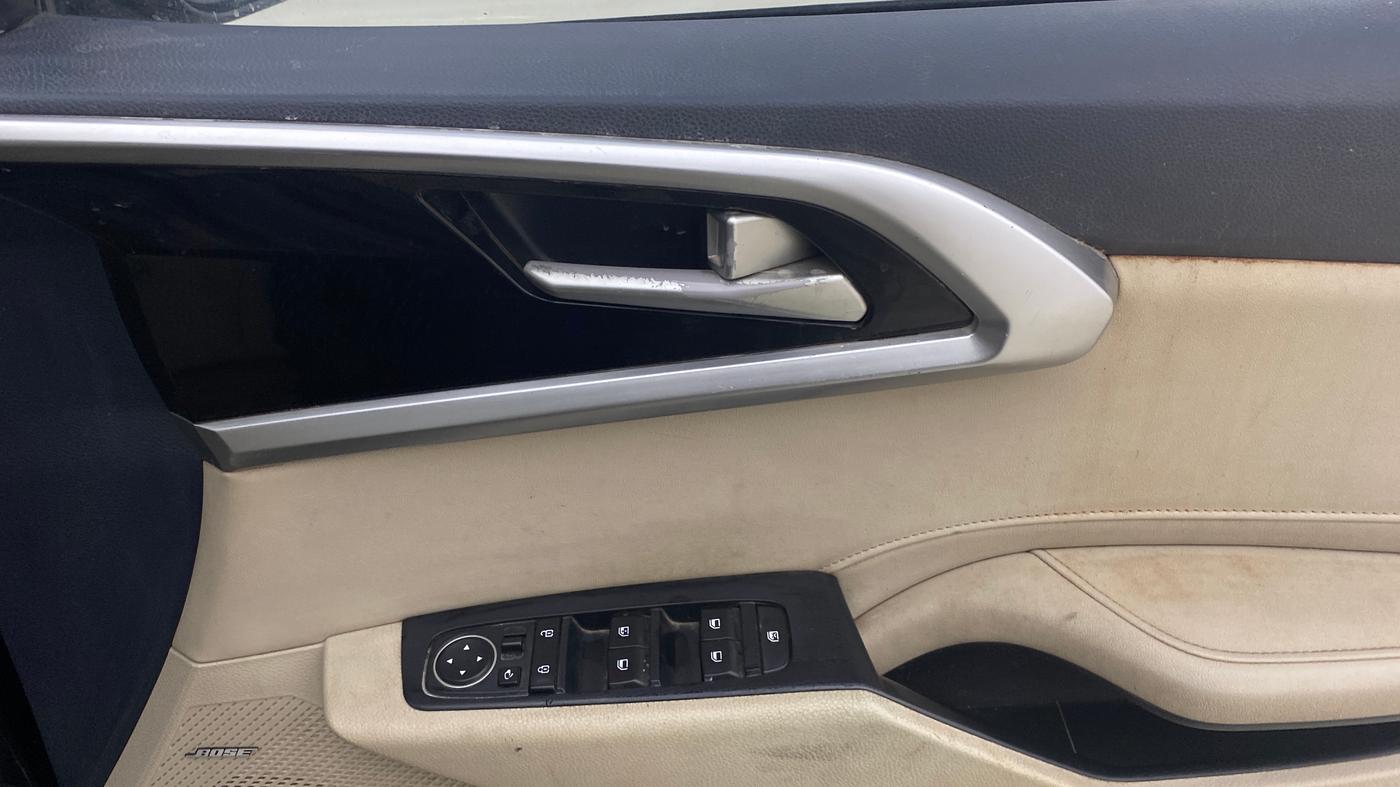 2023 KIA CARENS LUXURY PLUS 1.5 DIESEL AT 7 STR, Diesel, Automatic, 69,779 km, Driver Side Door Panels Control