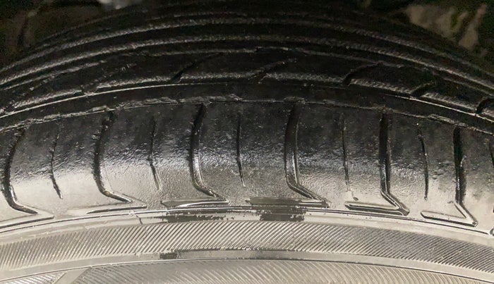 2018 Tata Tiago XM PETROL, Petrol, Manual, 1,21,475 km, Left Front Tyre Tread