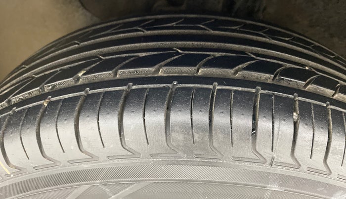 2016 Hyundai Elite i20 SPORTZ 1.2, Petrol, Manual, 38,811 km, Left Front Tyre Tread