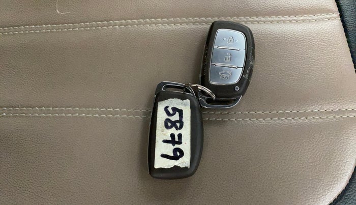 2016 Hyundai Grand i10 ASTA (O) AT 1.2 KAPPA VTVT, Petrol, Automatic, 63,796 km, Key Close Up