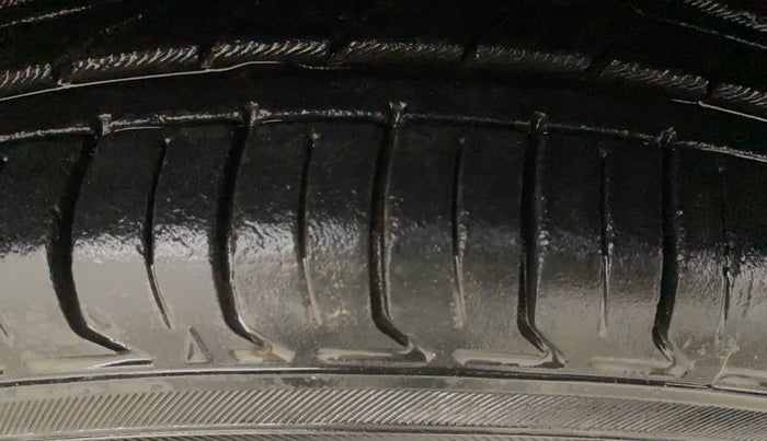 2016 Hyundai Grand i10 ASTA (O) AT 1.2 KAPPA VTVT, Petrol, Automatic, 63,796 km, Right Front Tyre Tread