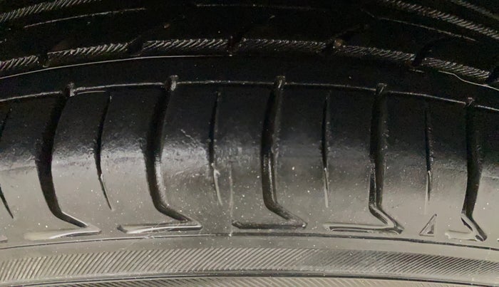 2016 Hyundai Grand i10 ASTA (O) AT 1.2 KAPPA VTVT, Petrol, Automatic, 63,796 km, Left Rear Tyre Tread