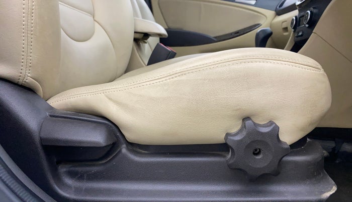 2016 Hyundai Verna FLUIDIC 4S1.6 VTVT SX AT, Petrol, Automatic, 95,846 km, Driver Side Adjustment Panel