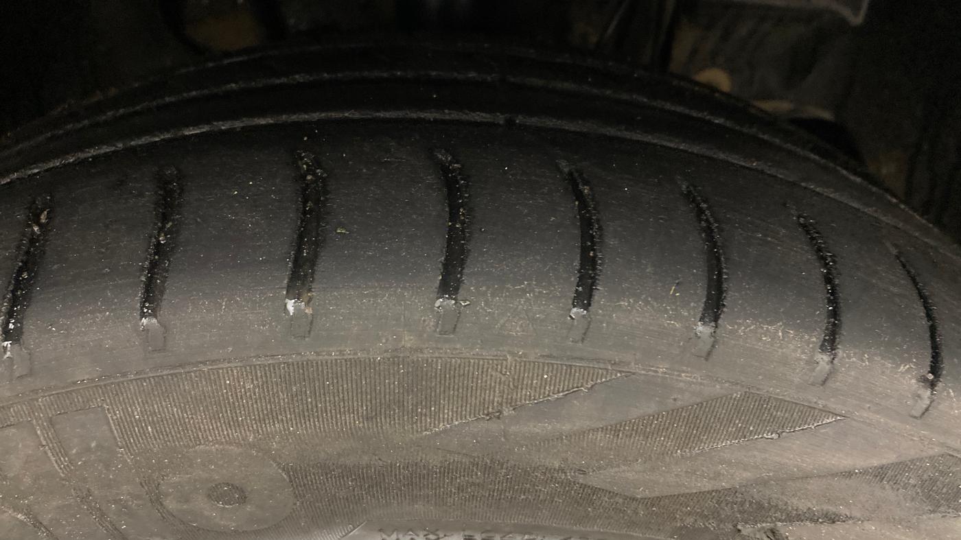 2021 Tata TIGOR XZ PETROL, Petrol, Manual, 1,22,399 km, Right Front Tyre Tread