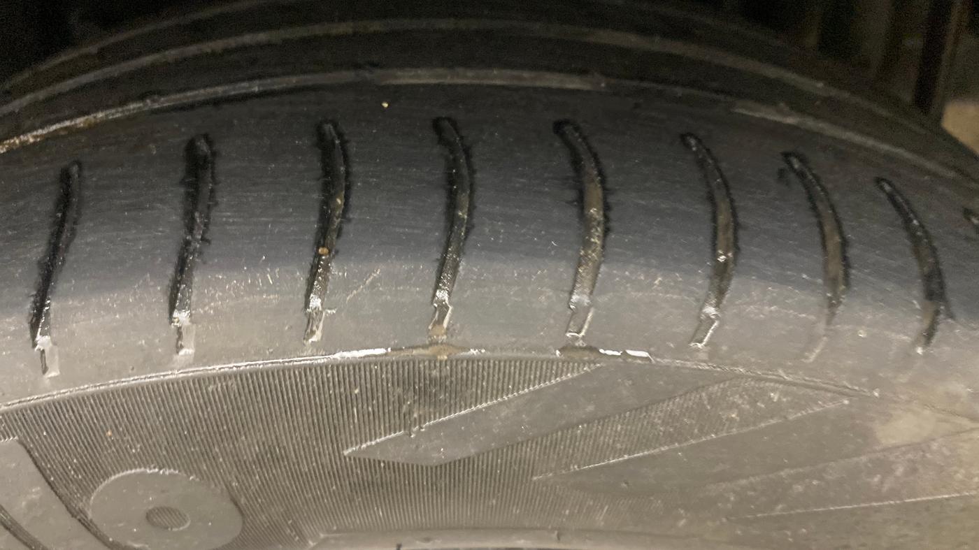 2021 Tata TIGOR XZ PETROL, Petrol, Manual, 1,22,399 km, Left Rear Tyre Tread