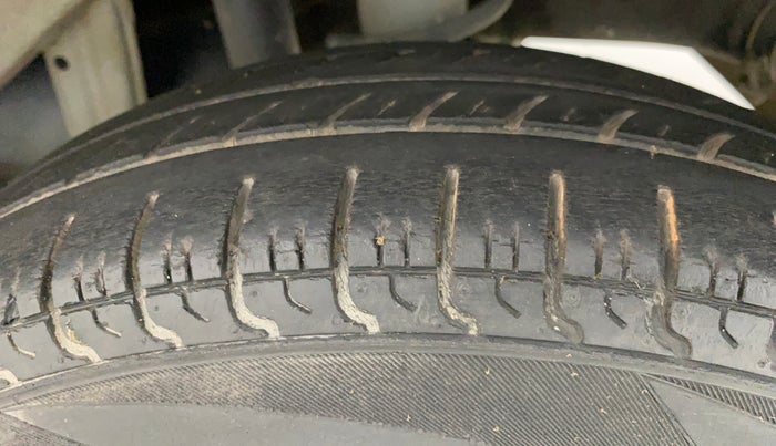 2012 Maruti Alto 800 LXI, Petrol, Manual, 30,562 km, Left Rear Tyre Tread