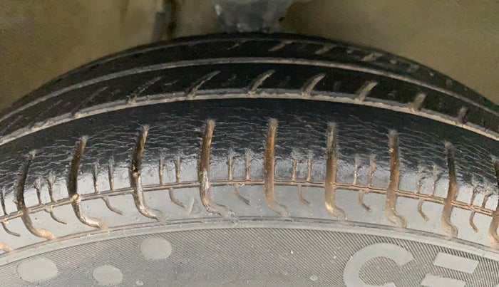 2012 Maruti Alto 800 LXI, Petrol, Manual, 30,562 km, Right Front Tyre Tread