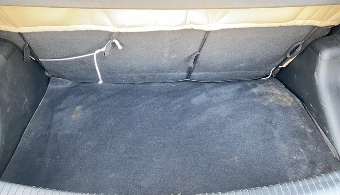 2015 Hyundai Grand i10 SPORTZ 1.2 KAPPA VTVT, Petrol, Manual, 44,161 km, Boot Inside