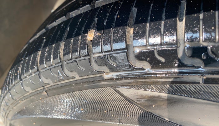 2015 Hyundai Grand i10 SPORTZ 1.2 KAPPA VTVT, Petrol, Manual, 44,161 km, Left Front Tyre Tread