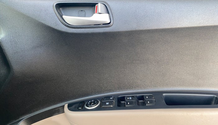 2015 Hyundai Grand i10 SPORTZ 1.2 KAPPA VTVT, Petrol, Manual, 44,161 km, Driver Side Door Panels Control