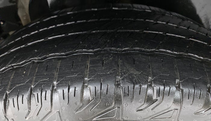 2016 Mahindra XUV500 W6 4X2, Diesel, Manual, 77,738 km, Right Rear Tyre Tread