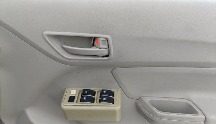 2018 Maruti Dzire LXI, Petrol, Manual, 41,826 km, Driver Side Door Panels Control