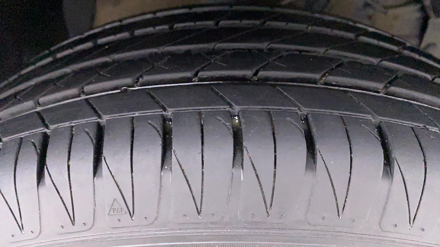 2021 Maruti Vitara Brezza ZXI +, Petrol, Manual, 7,976 km, Right Front Tyre Tread
