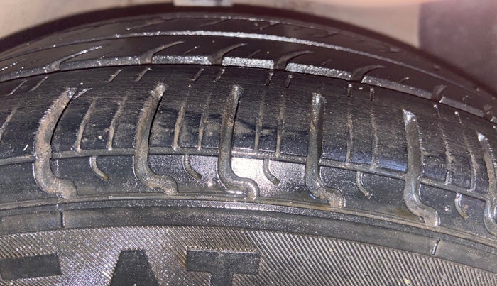 2014 Hyundai Grand i10 MAGNA 1.2 KAPPA VTVT, Petrol, Manual, 87,940 km, Right Front Tyre Tread
