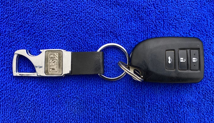 2018 Toyota YARIS G CVT, Petrol, Automatic, 56,714 km, Key Close Up