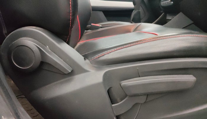 2023 Tata PUNCH ACCOMPLISHED MT, Petrol, Manual, 13,826 km, Driver Side Adjustment Panel