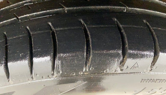 2017 Maruti Alto K10 VXI (O) AMT, Petrol, Automatic, 52,170 km, Left Front Tyre Tread