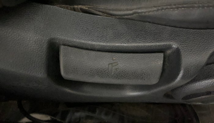 2015 Hyundai i20 Active 1.2 S, Petrol, Manual, 62,223 km, Driver Side Adjustment Panel