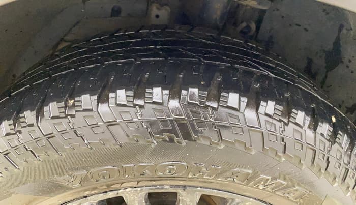 2021 Mahindra XUV500 W9, Diesel, Manual, 1,13,770 km, Left Front Tyre Tread