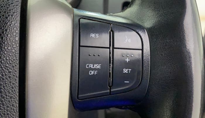 2021 Mahindra XUV500 W9, Diesel, Manual, 1,13,770 km, Adaptive Cruise Control