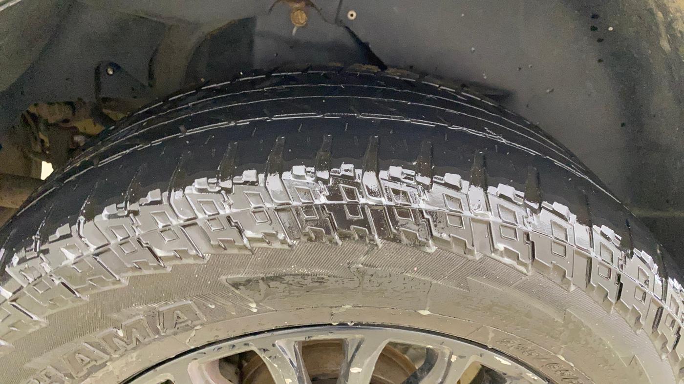 2021 Mahindra XUV500 W9, Diesel, Manual, 1,13,770 km, Right Rear Tyre Tread