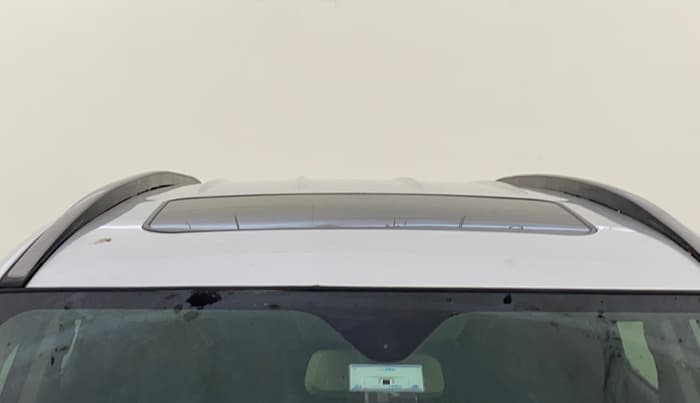 2021 Mahindra XUV500 W9, Diesel, Manual, 1,13,770 km, Moonroof/ Sunroof
