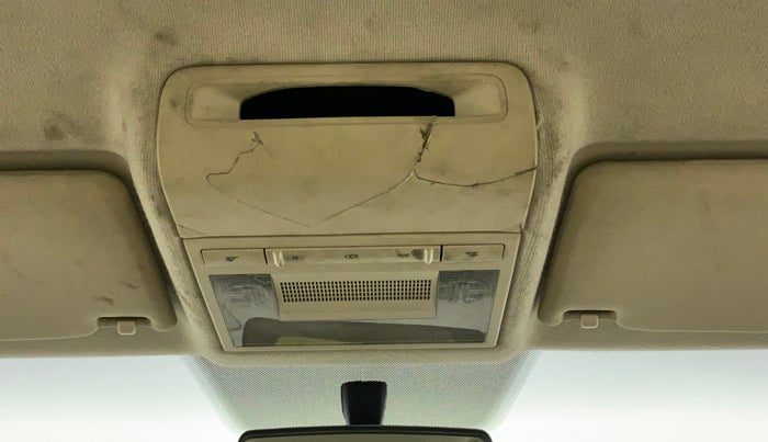 2011 Volkswagen Vento HIGHLINE PETROL AT, Petrol, Automatic, 67,403 km, Ceiling - Roof light switch minor crack