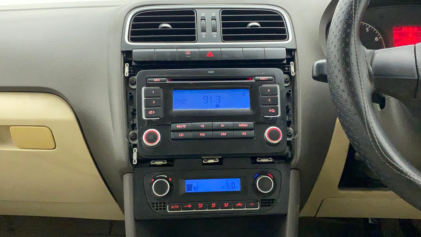 2011 Volkswagen Vento HIGHLINE PETROL AT, Petrol, Automatic, 67,403 km, Air Conditioner