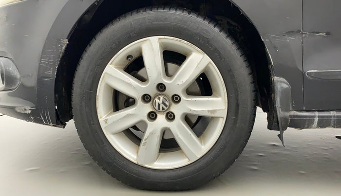 2011 Volkswagen Vento HIGHLINE PETROL AT, Petrol, Automatic, 67,403 km, Left Front Wheel