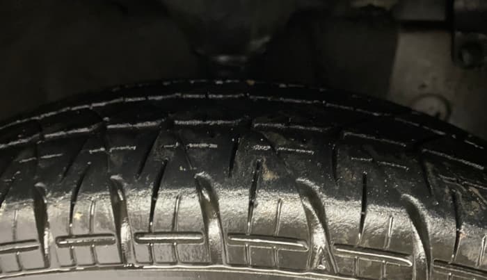 2016 Hyundai Eon ERA +, Petrol, Manual, 39,442 km, Right Front Tyre Tread