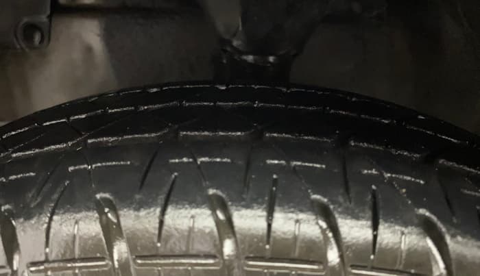 2016 Hyundai Eon ERA +, Petrol, Manual, 39,442 km, Left Front Tyre Tread