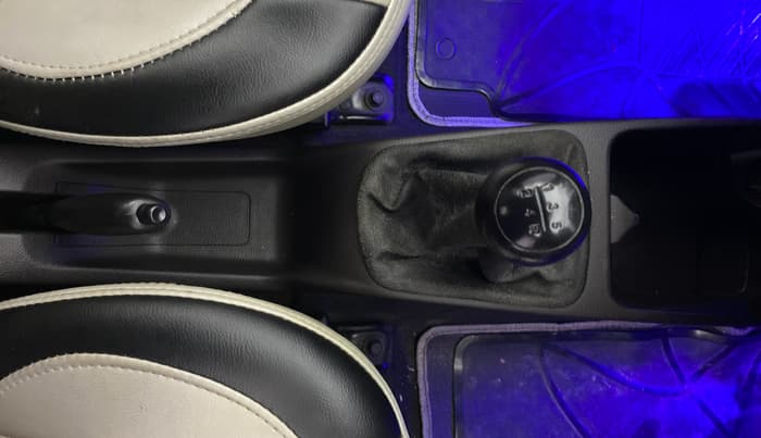 2016 Hyundai Eon ERA +, Petrol, Manual, 39,442 km, Gear Lever
