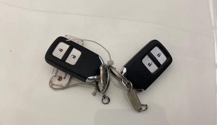 2016 Honda BR-V 1.5L I-VTEC V, Petrol, Manual, 89,998 km, Key Close Up