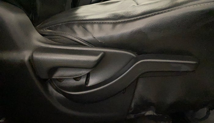 2016 Honda BR-V 1.5L I-VTEC V, Petrol, Manual, 89,998 km, Driver Side Adjustment Panel